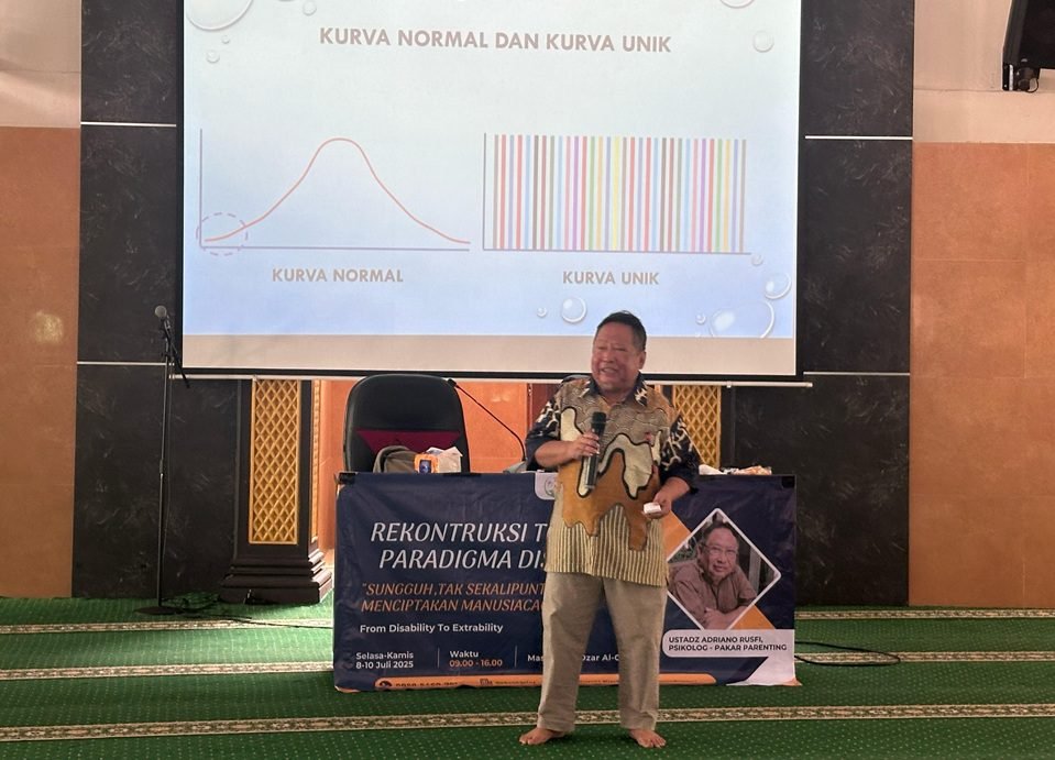 USTADZ ADRIANO RUSFI, “SUNGGUH TAK SEKALIPUN TUHAN MENCIPTAKAN MANUSIA CACAT!”: MEMBANGUN PARADIGMA EKSTRABILITAS DI TENGAH KELUARGA