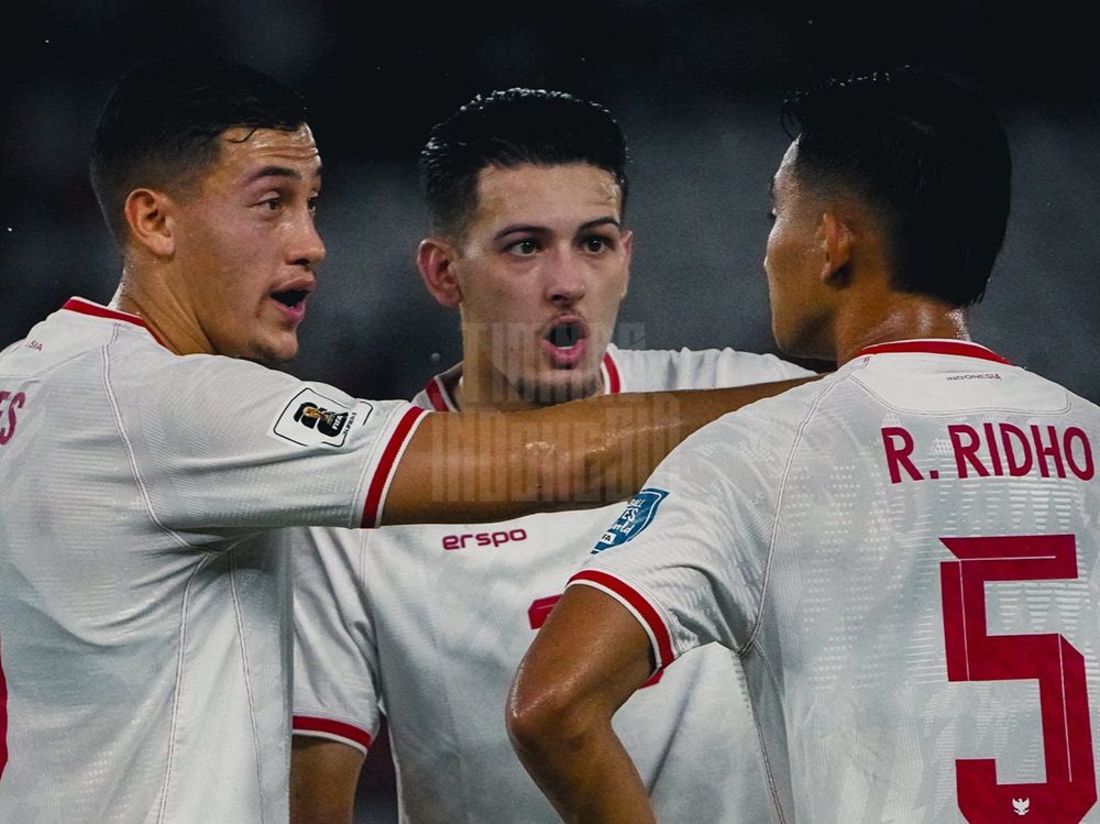 GARUDA TANTANG DUA RAKSASA TIMUR TENGAH: INDONESIA SEGROUP DENGAN IRAK DAN ARAB SAUDI