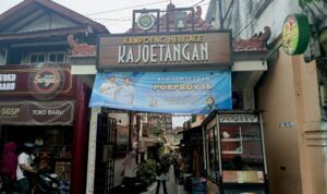 pintu masuk ke Kampoeng Heritage Kajoetangan KAMPOENG HERITAGE KAJOETANGAN: WISATA BUDAYA OTENTIK DI JANTUNG KOTA MALANG