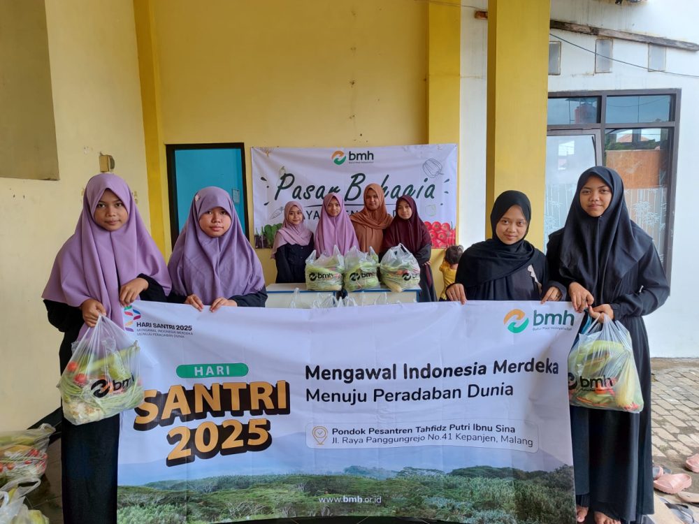 wa 1 BMH MAKNAI HARI SANTRI 2025 DENGAN PASAR BAHAGIA UNTUK WARGA