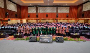 APRESIASI DOSEN, TENDIK, DAN MAHASISWA BERPRESTASI WARNAI WISUDA STAIMA AL-HIKAM 2025