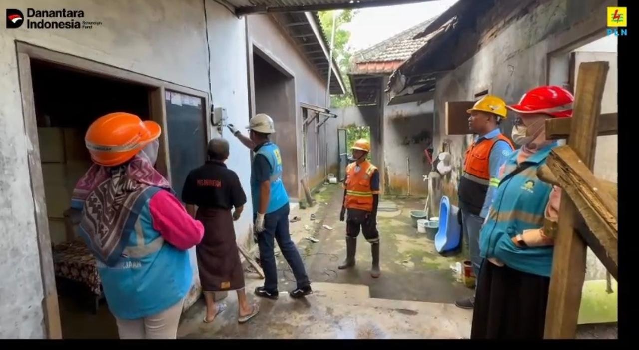 PLN UP3 MALANG WUJUDKAN TERANG HARAPAN MELALUI PROGRAM LIGHT UP THE DREAM DI BULULAWANG