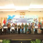 PERKUAT KEAMANAN LINGKUNGAN, WALI KOTA MALANG BERI PENGHARGAAN PEMENANG SISKAMLING "JOGO KAMPUNG BERKELAS"