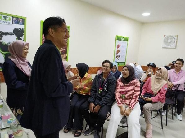 KOLABORASI UM PERKUAT LITERASI KEUANGAN UKM LEWAT ICS SMES DI THAILAND